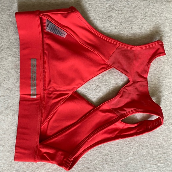 Nikki Blakketter Colab w/ Gymshark sports bra - Picture 4 of 6